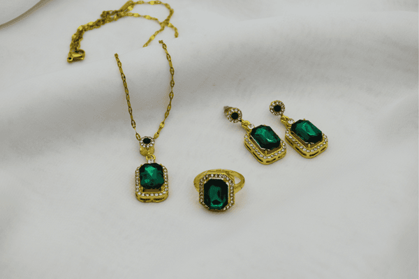 SET ESMERALDAS