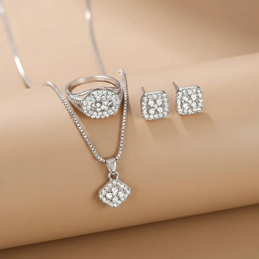 +1 Set de Joyas Colección Silver Presindet GRATIS
