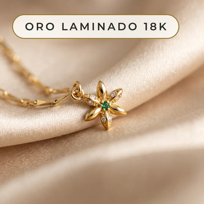 Dije estrella con circones y piedra verde en Oro laminado 18K
