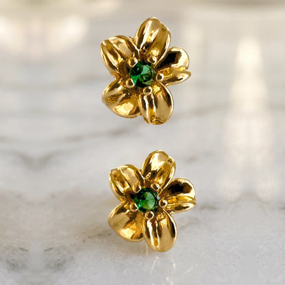 Topos flor con piedra verde en Oro laminado 18K